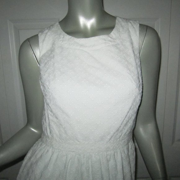VINEYARD VINES White Eyelet Sleeveless Lined Dress - Picture 2 of 8